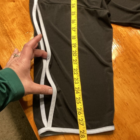 Anthony Richards Black with White Trim Top - Picture 8 of 9